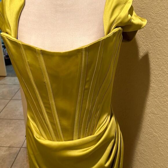 Gigiis Women's L Jasmine Bodyshaper Corset Dress Yellow Satin Party Midi New - Picture 2 of 11